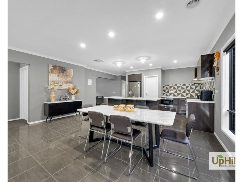 23 Niloma Street, Clyde North VIC 3978