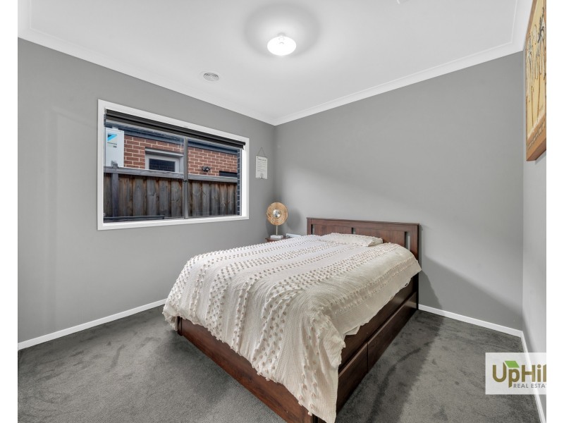 23 Niloma Street, Clyde North VIC 3978