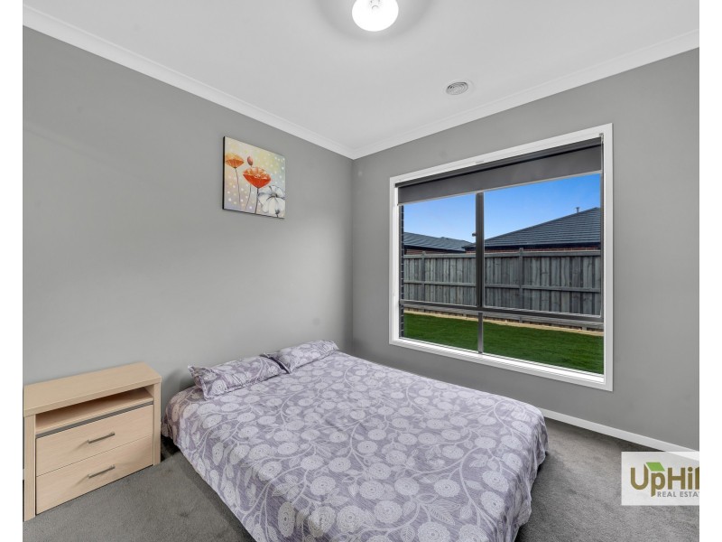 23 Niloma Street, Clyde North VIC 3978