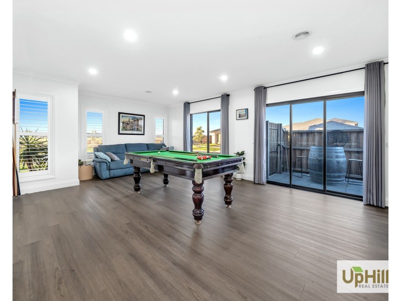 8 Lensing Street, Clyde North VIC 3978