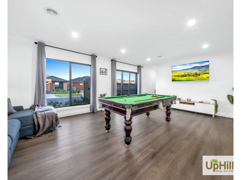 8 Lensing Street, Clyde North VIC 3978