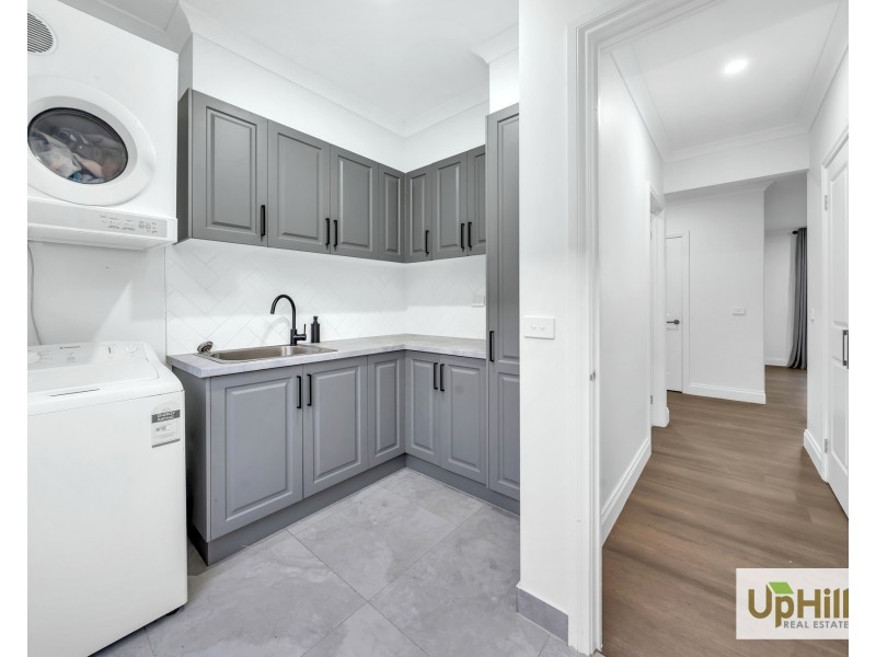 8 Lensing Street, Clyde North VIC 3978