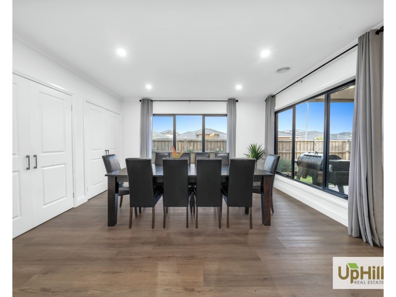 8 Lensing Street, Clyde North VIC 3978