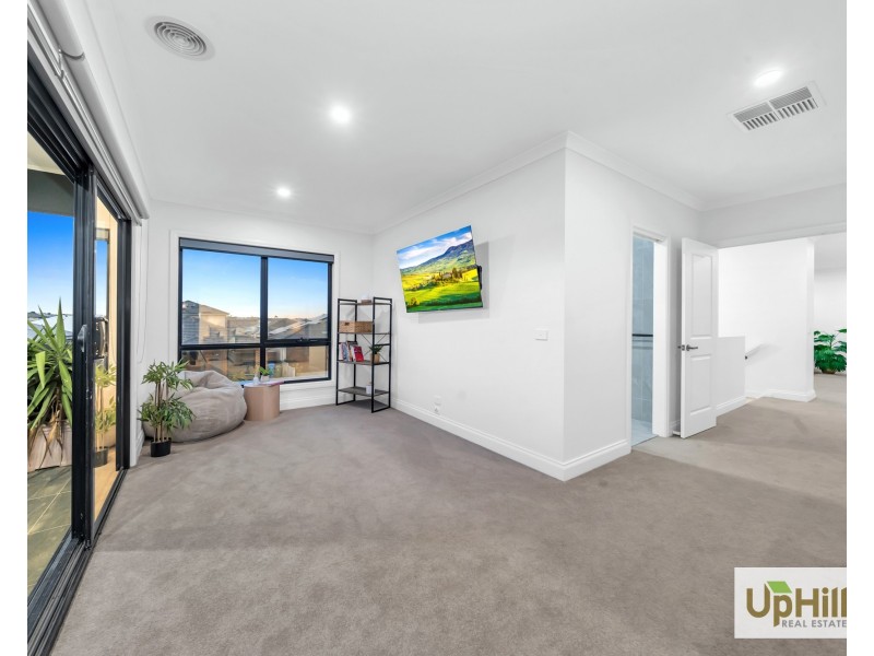 8 Lensing Street, Clyde North VIC 3978