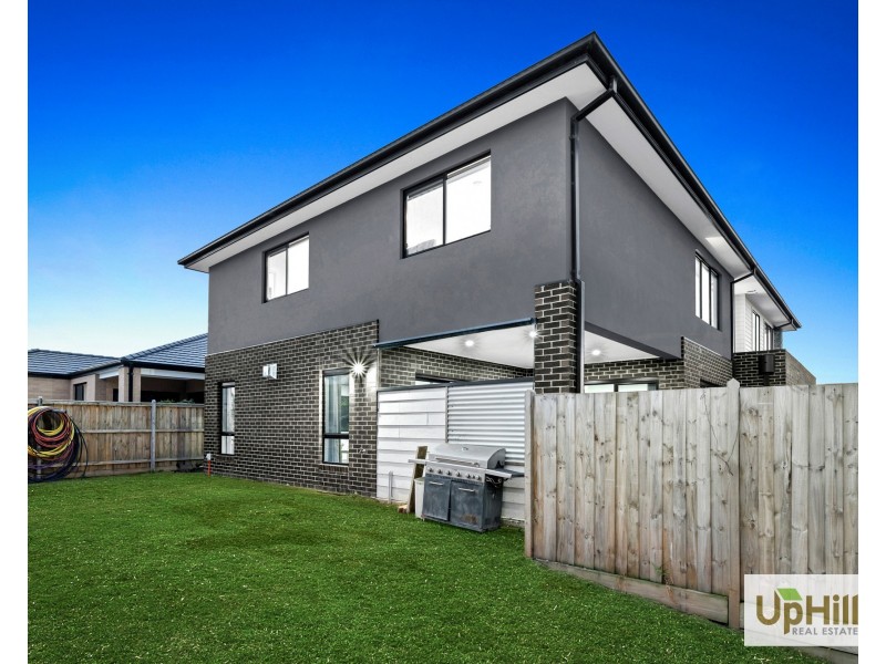 8 Lensing Street, Clyde North VIC 3978