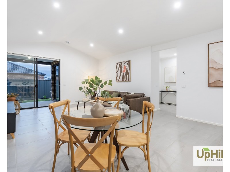 22 Magenta Street, Clyde North VIC 3978