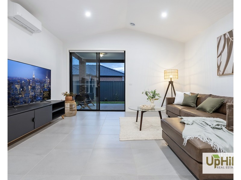 22 Magenta Street, Clyde North VIC 3978