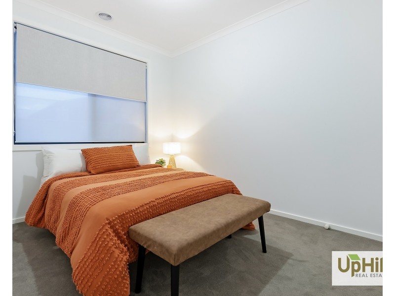 22 Magenta Street, Clyde North VIC 3978