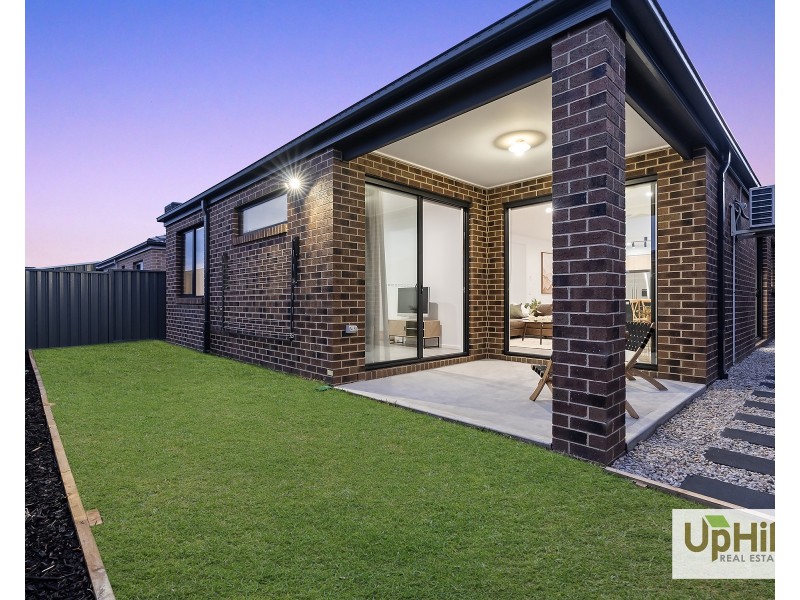 22 Magenta Street, Clyde North VIC 3978