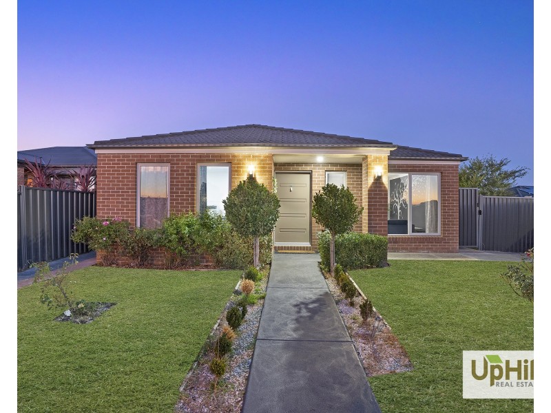 26 PARKLINK DRIVE, Cranbourne East VIC 3977