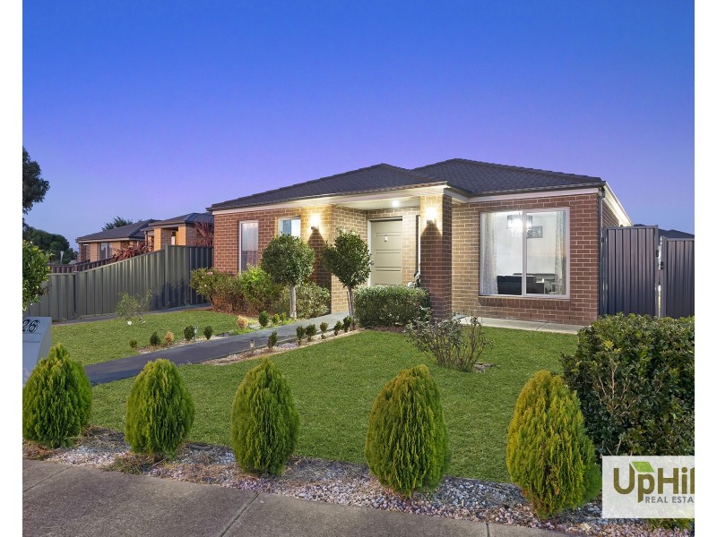 26 PARKLINK DRIVE, Cranbourne East VIC 3977