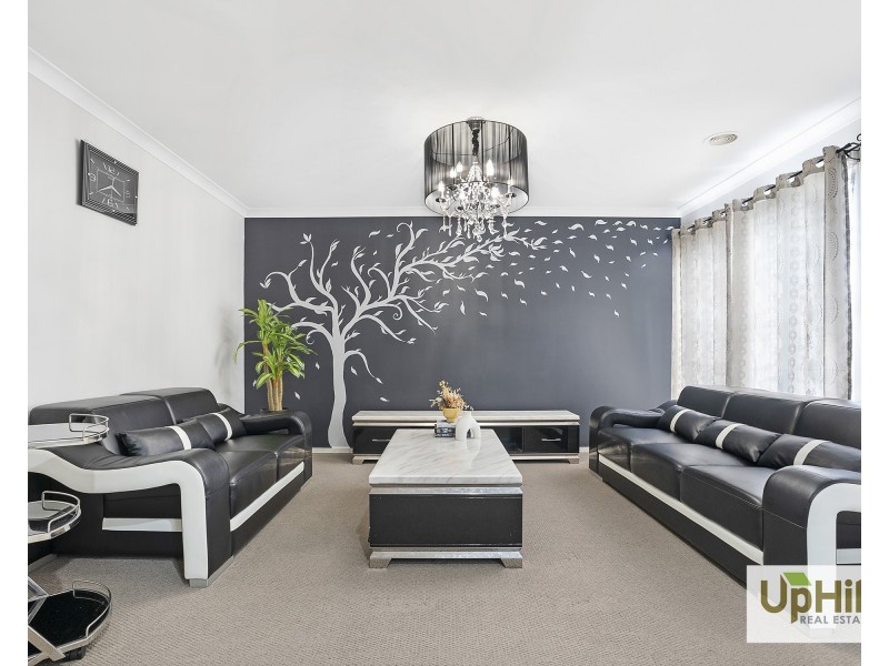 26 PARKLINK DRIVE, Cranbourne East VIC 3977