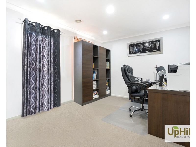 26 PARKLINK DRIVE, Cranbourne East VIC 3977