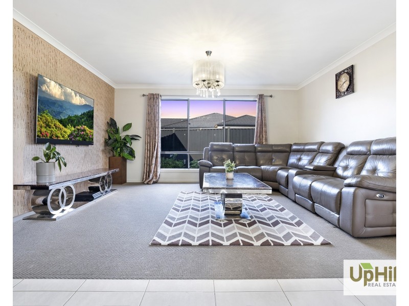 26 PARKLINK DRIVE, Cranbourne East VIC 3977