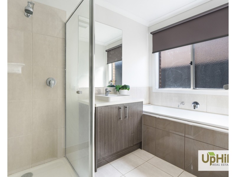 26 PARKLINK DRIVE, Cranbourne East VIC 3977