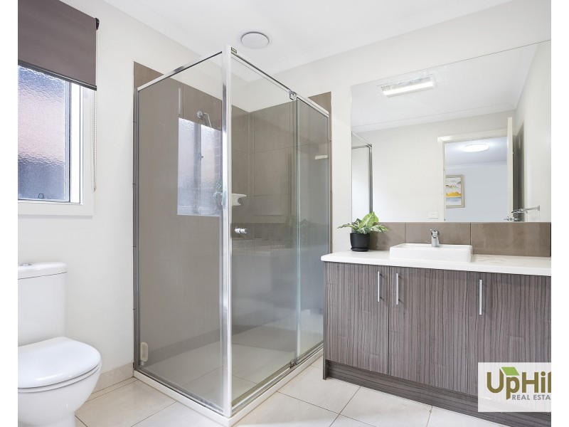 26 PARKLINK DRIVE, Cranbourne East VIC 3977