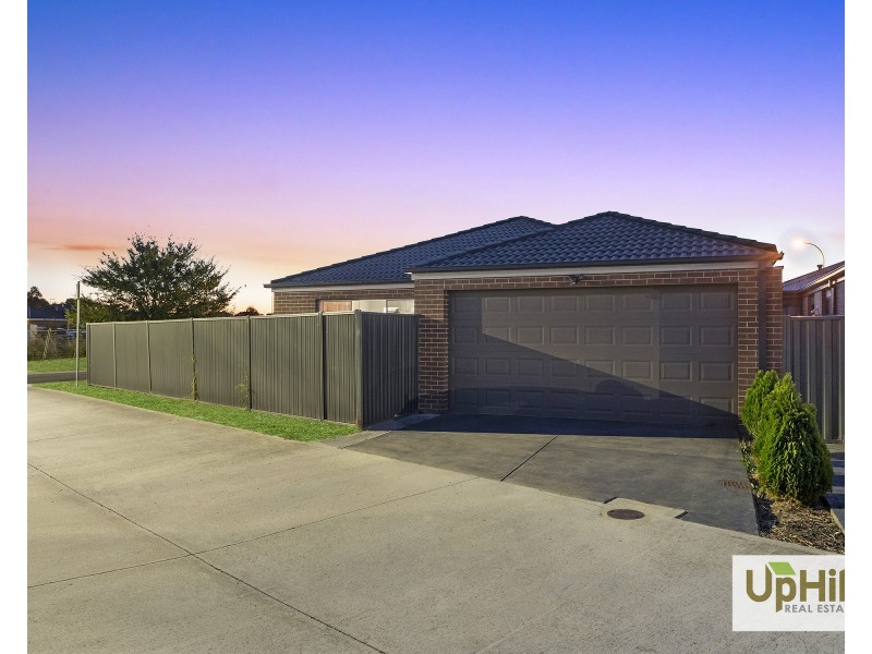 26 PARKLINK DRIVE, Cranbourne East VIC 3977