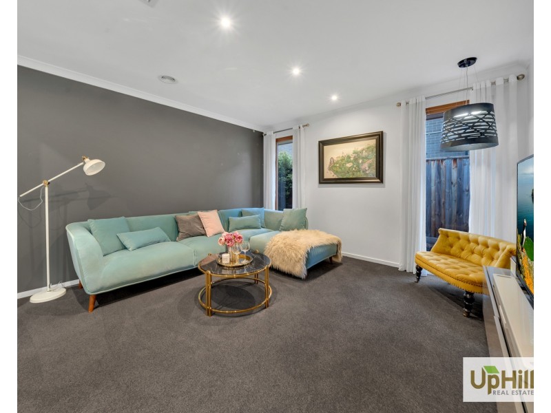 30 Lilydale Avenue, Clyde North VIC 3978