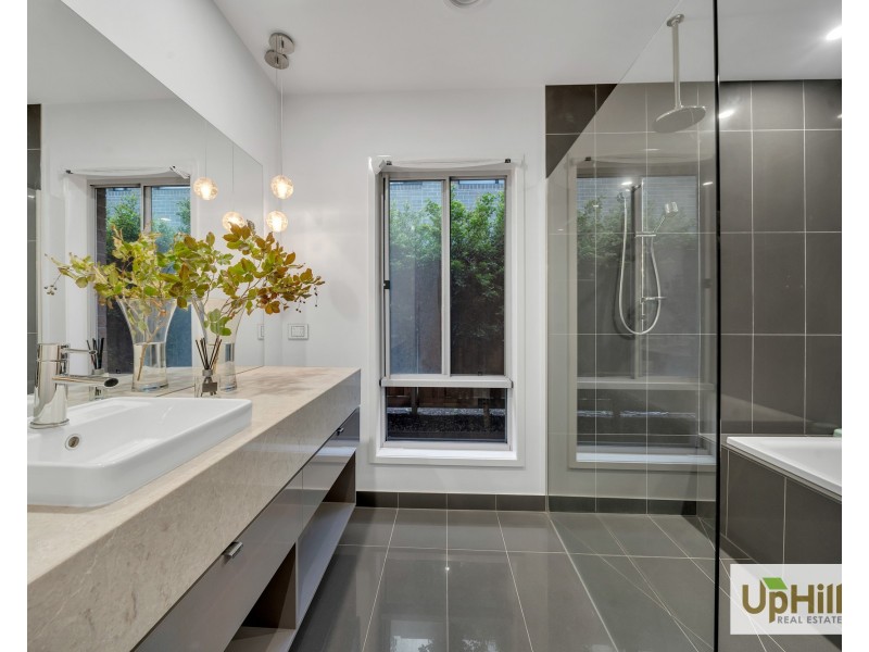 30 Lilydale Avenue, Clyde North VIC 3978