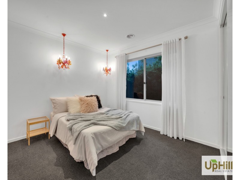 30 Lilydale Avenue, Clyde North VIC 3978