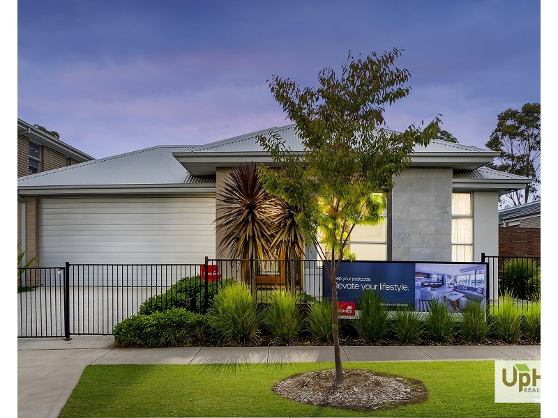 42  Huey Circuit, Cranbourne VIC 3977