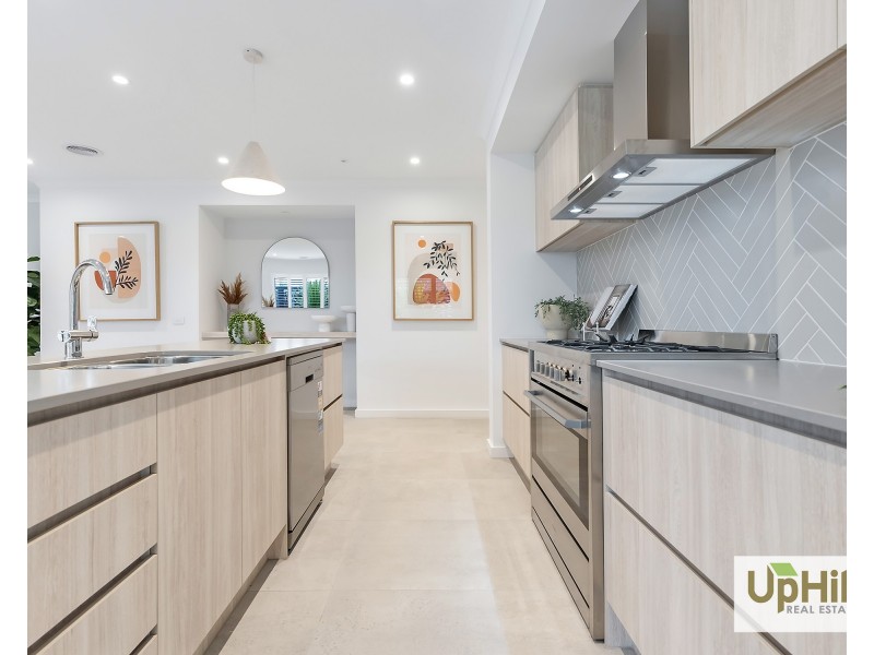 42  Huey Circuit, Cranbourne VIC 3977