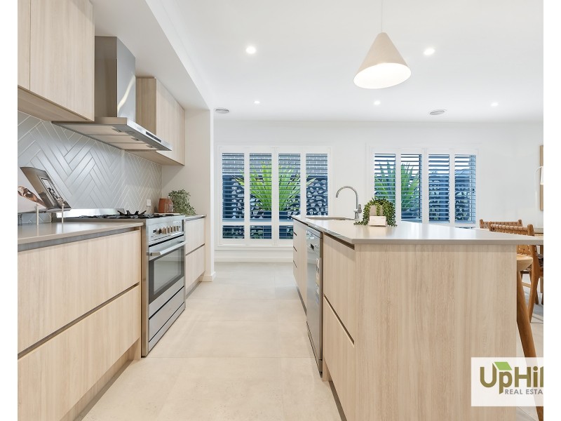 42  Huey Circuit, Cranbourne VIC 3977