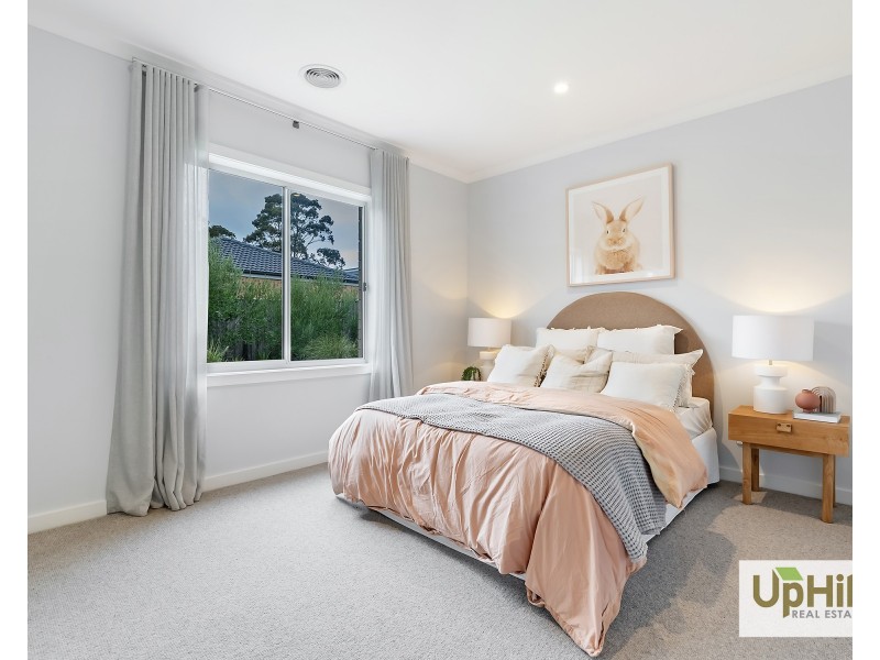42  Huey Circuit, Cranbourne VIC 3977