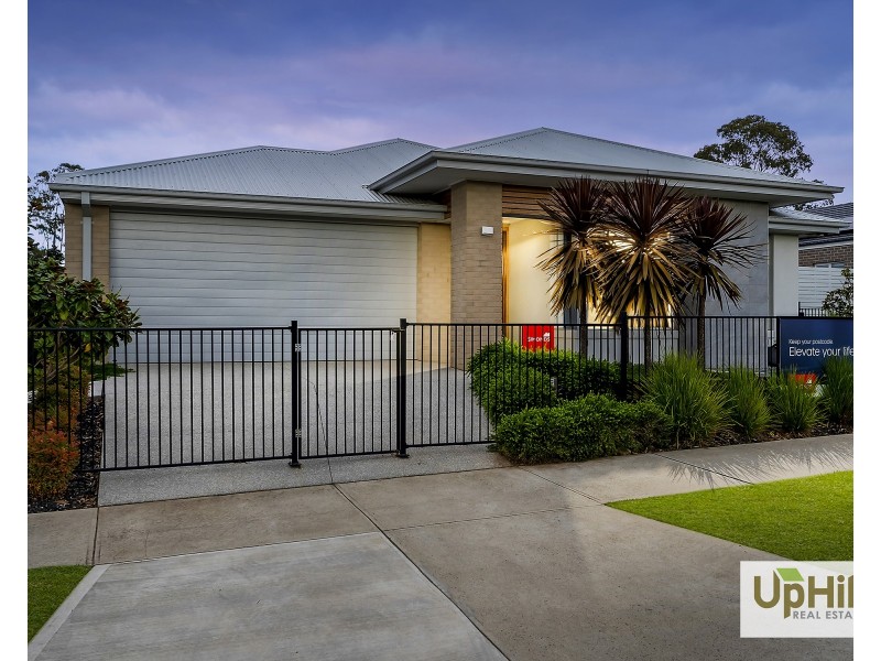 42  Huey Circuit, Cranbourne VIC 3977