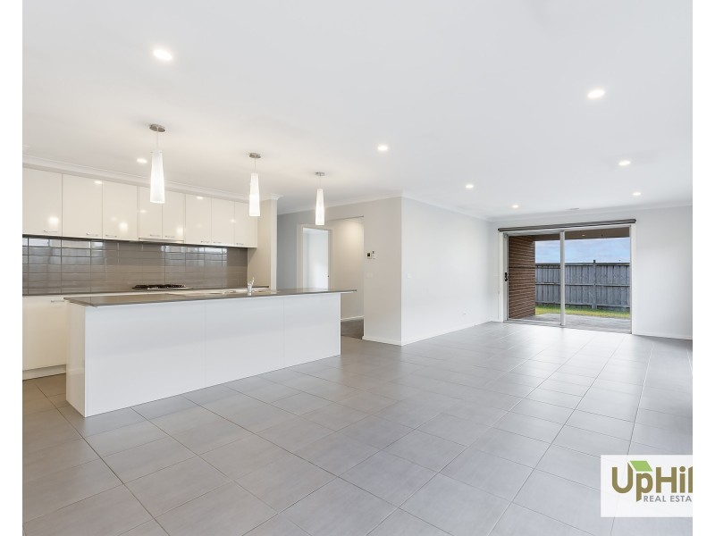 29 Highbury Road, Clyde North VIC 3978