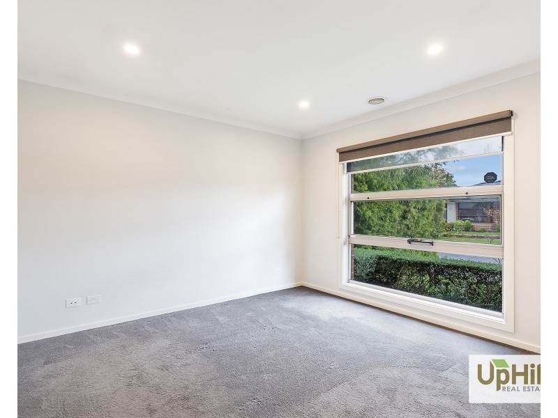 29 Highbury Road, Clyde North VIC 3978