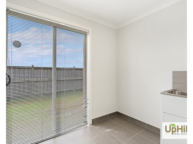 29 Highbury Road, Clyde North VIC 3978