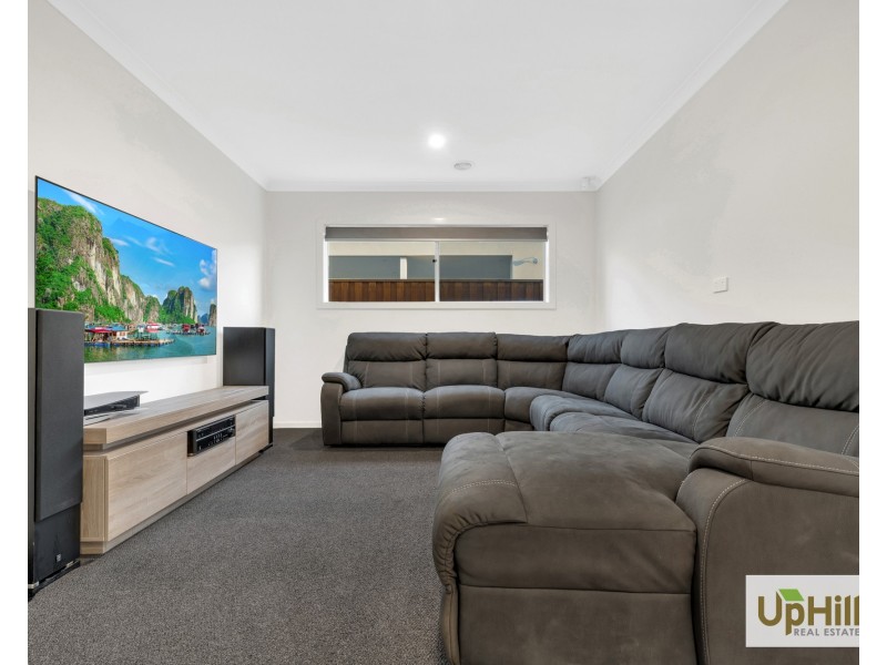 3 Cropping Street, Clyde North VIC 3978