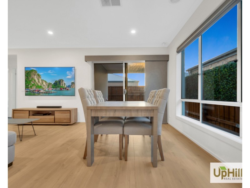 3 Cropping Street, Clyde North VIC 3978