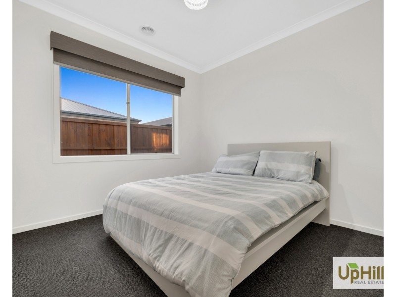 3 Cropping Street, Clyde North VIC 3978