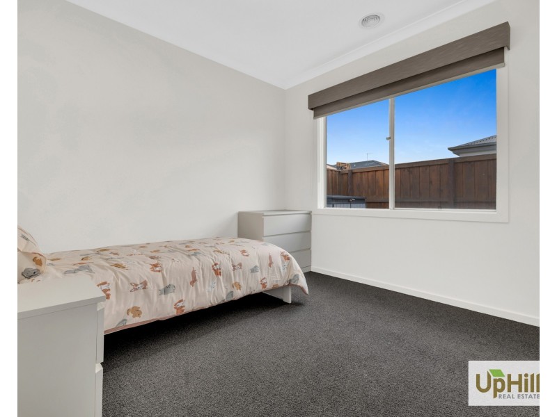 3 Cropping Street, Clyde North VIC 3978