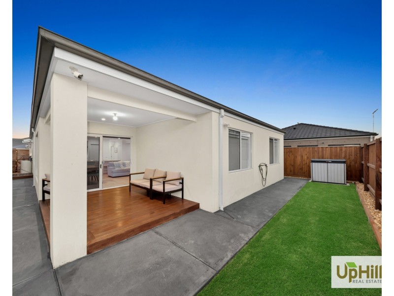 3 Cropping Street, Clyde North VIC 3978