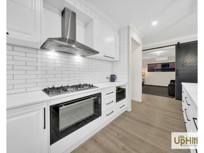 47 Bernardins Street, Clyde North VIC 3978