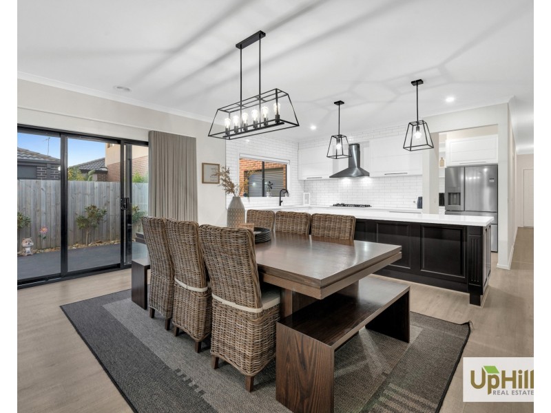 47 Bernardins Street, Clyde North VIC 3978