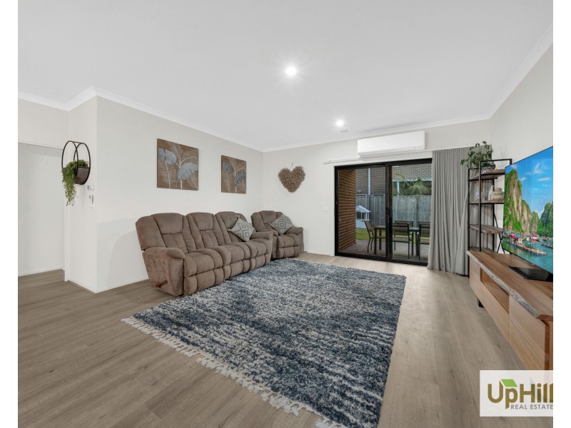 47 Bernardins Street, Clyde North VIC 3978