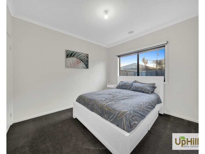 47 Bernardins Street, Clyde North VIC 3978