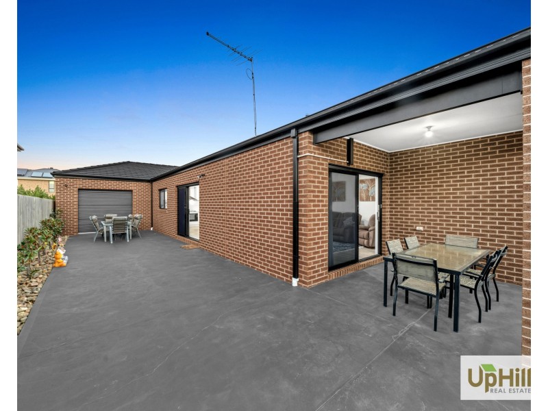 47 Bernardins Street, Clyde North VIC 3978