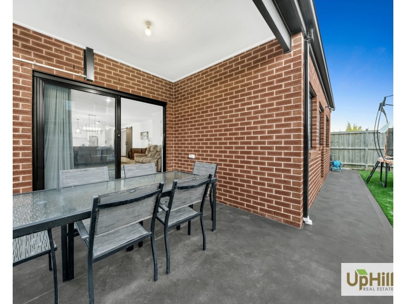 47 Bernardins Street, Clyde North VIC 3978