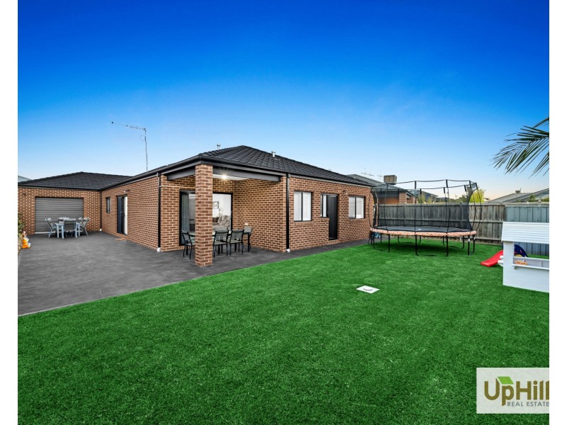 47 Bernardins Street, Clyde North VIC 3978