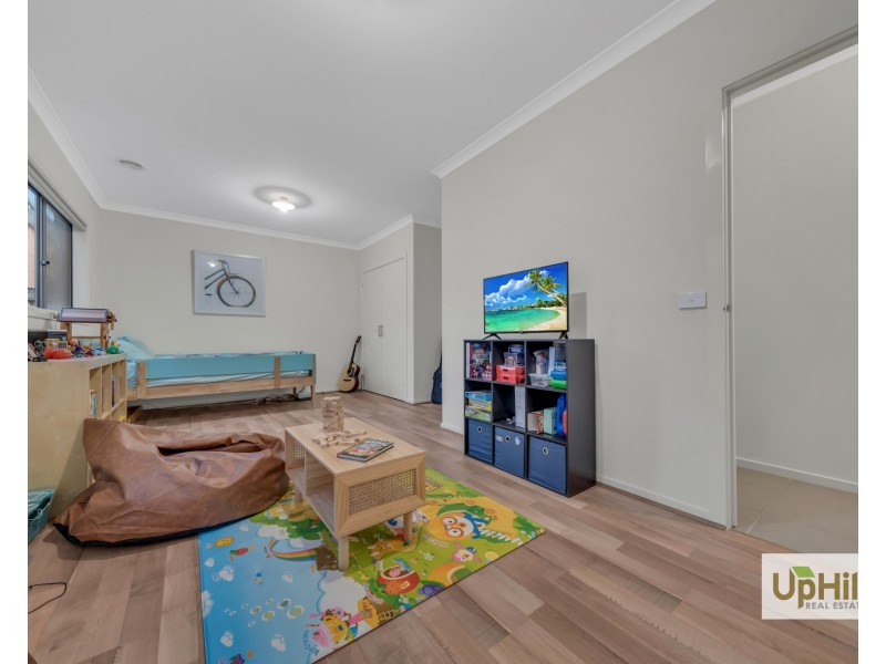 2  Guernsey Street, Clyde North VIC 3978