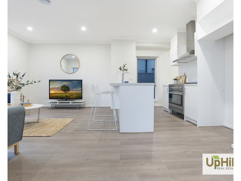 54 Carnelian Circuit, Clyde North VIC 3978