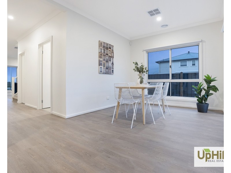 54 Carnelian Circuit, Clyde North VIC 3978