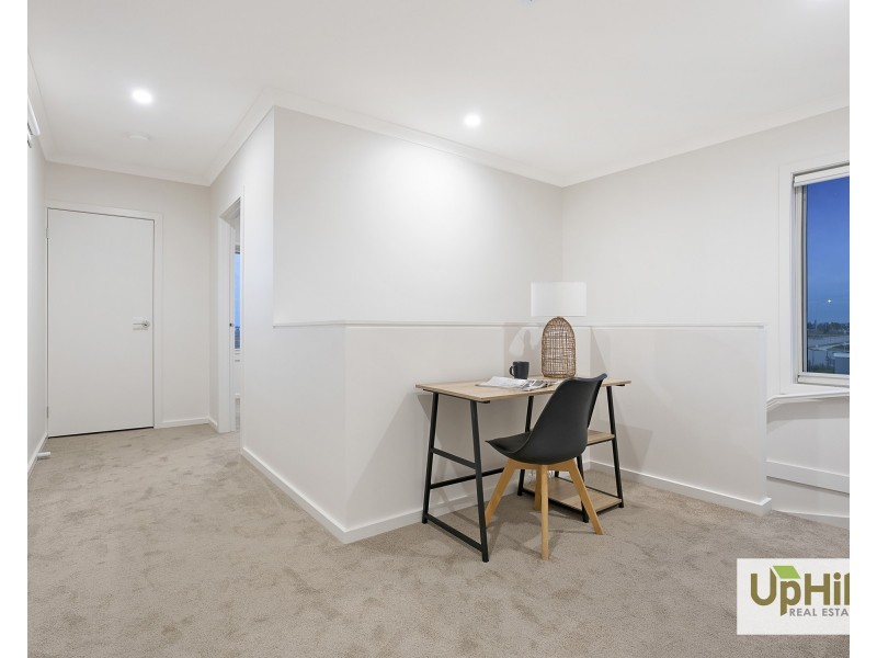 54 Carnelian Circuit, Clyde North VIC 3978