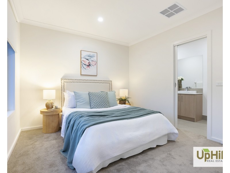 54 Carnelian Circuit, Clyde North VIC 3978