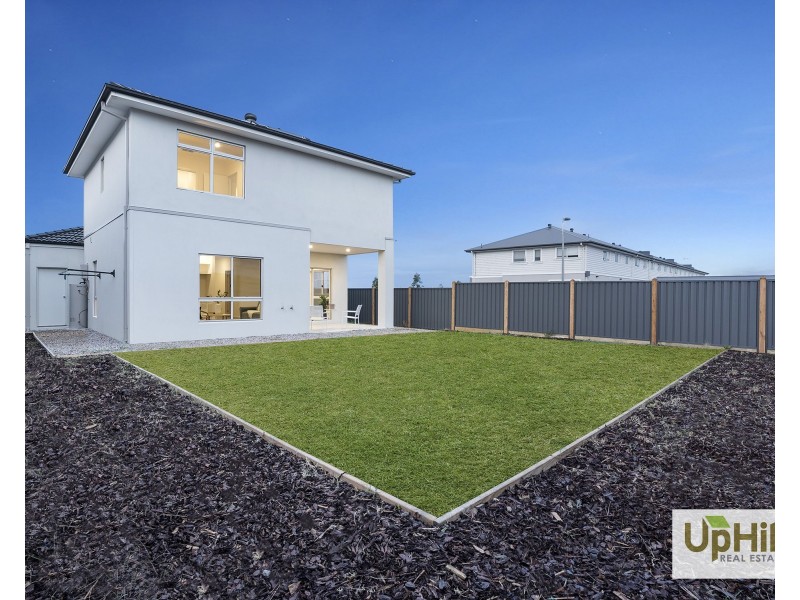 54 Carnelian Circuit, Clyde North VIC 3978